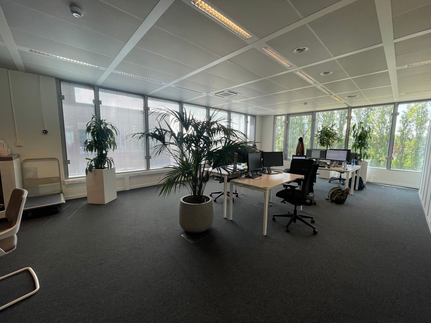 All-in bemeubelde kantoren met tal van faciliteiten nabij de kruising van de E17 en de E40 - foto 5