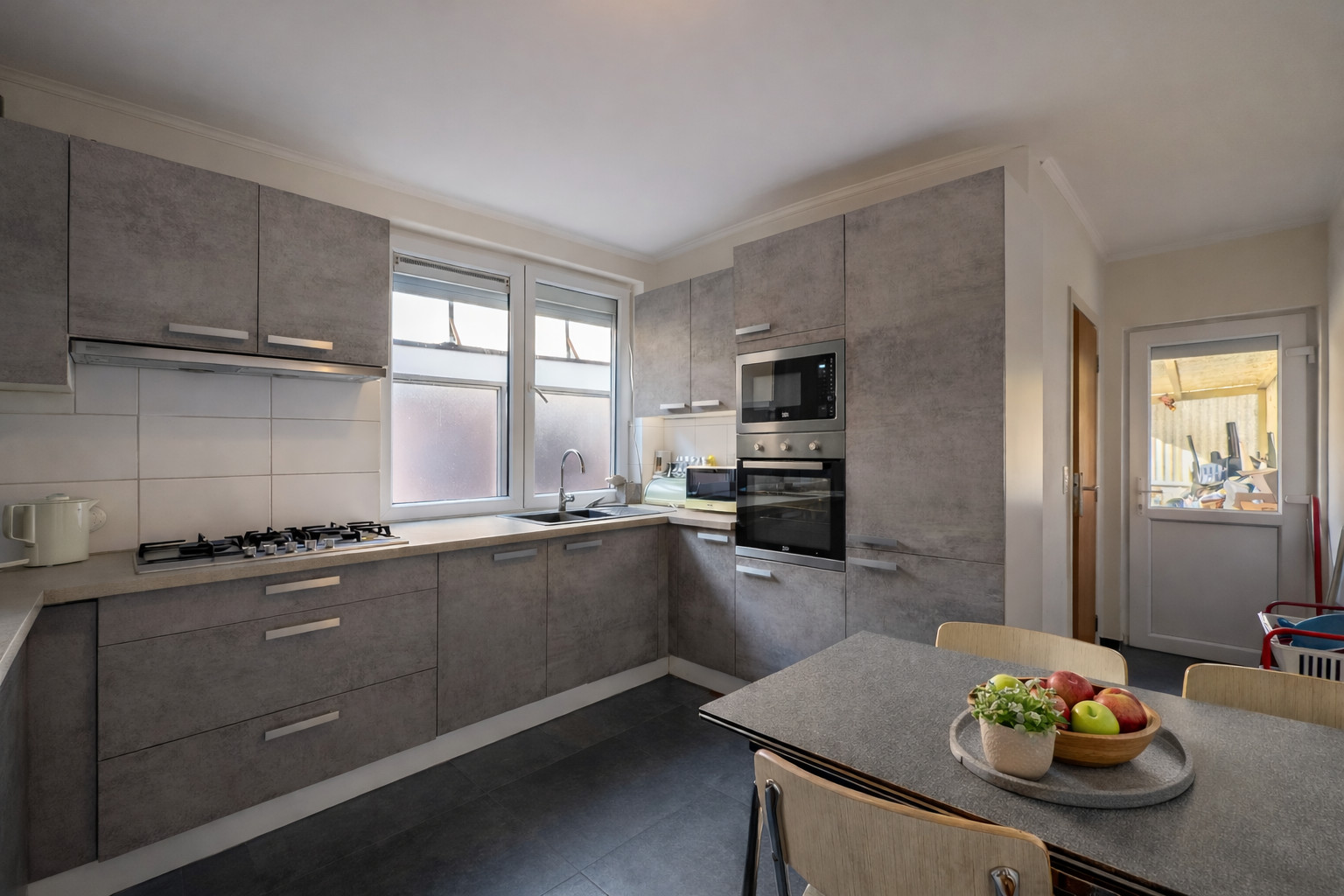 Op te frissen ruime gezinswoning met 5 slpk, tuin én topligging in Sint-Niklaas - foto 5