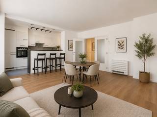 Residentieel gelegen, instapklaar appartement met 2 slaapkamers, terras, kelder en ruime Garage (energielabel B, warmtepomp lucht- lucht, airco, elektriciteit goedgekeurd, lage syndickosten...)<br />De interieurfoto's en foto terras werden virtueel gestyled met behulp van artificiële intelligentie (AI). Deze bewerking dient uitsluitend ter inspiratie en toont hoe de ruimtes neutraal en eigentijds kunnen worden ingericht. De indeling, afmetingen en vaste elementen van de woning zijn ongewijzigd. Bezoek dit appartement en ontdek zelf de ruimte, de lichtinval en mogelijkheden.