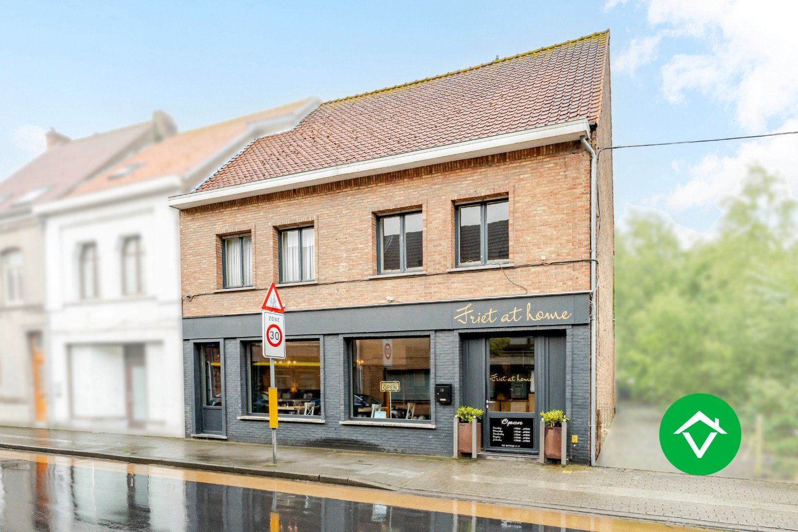 Handelswoning met goeddraaiende frituur te koop in centrum Eernegem - foto 2