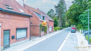 KARAKTERVOLLE WONING OP EEN IDYLLISCHE EN GROENE LOCATIE AAN DE RAND VAN TURNHOUTBent u op zoek naar een woning met karakter, charme én een rustige,...