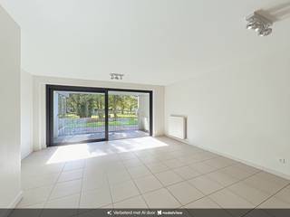 Dit recent gelijkvloers appartement in residentie De Zilvertorens is zeer rustig gelegen in de dorpskern van Bassevelde op wandelafstand van winkels, school, horeca, ... en heeft uitzicht op de pastorietuin<br /><br />Het is tevens gelegen naast zorgcampus Sint-Bernardus waar gebruik kan gemaakt worden van de maaltijdservice en ontspanning<br /><br />Het appartement heeft tal van aanpassingen voor senioren zoals een grote brede lift en drempelluwe terrassen.<br /><br />Indeling :<br />- ruime living met terras vooraan<br />- open ingerichte keuken<br />- berging/wasplaats<br />- apart toilet<br />- badkamer met inloopdouche, badkamermeubel en toilet<br />- 2 volwaardige slaapkamers<br />- groot leefterras vooraan, tweede terras achteraan <br />- ondergrondse autostaanplaats<br />- aparte kelderberging<br />- gemeenschappelijke fietsenberging.<br /><br />Onmiddellijk vrij!<br /><br />CV op aardgas<br /><br /><br />Huurprijs is inclusief gemeenschappelijke kosten<br /><br />Voor bezoek:<br />vastgoed@aclea.be<br />