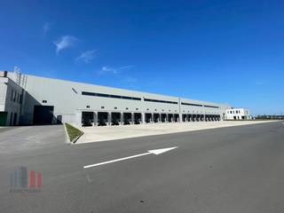 Nieuwbouw state of the art logistiek magazijn van 7.324 m² in combinatie met 308 m² instapklare kantoorruimte. De geklimatiseerde loods...