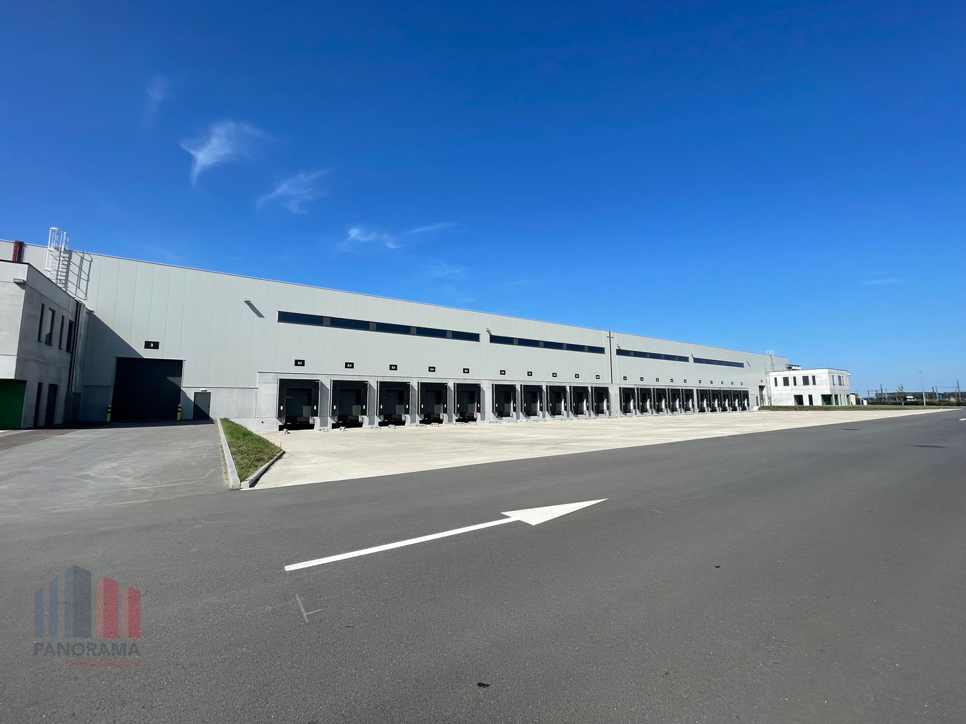Logistiek magazijn van 7.324 m² + 308 m² kantoorruimte - foto 2