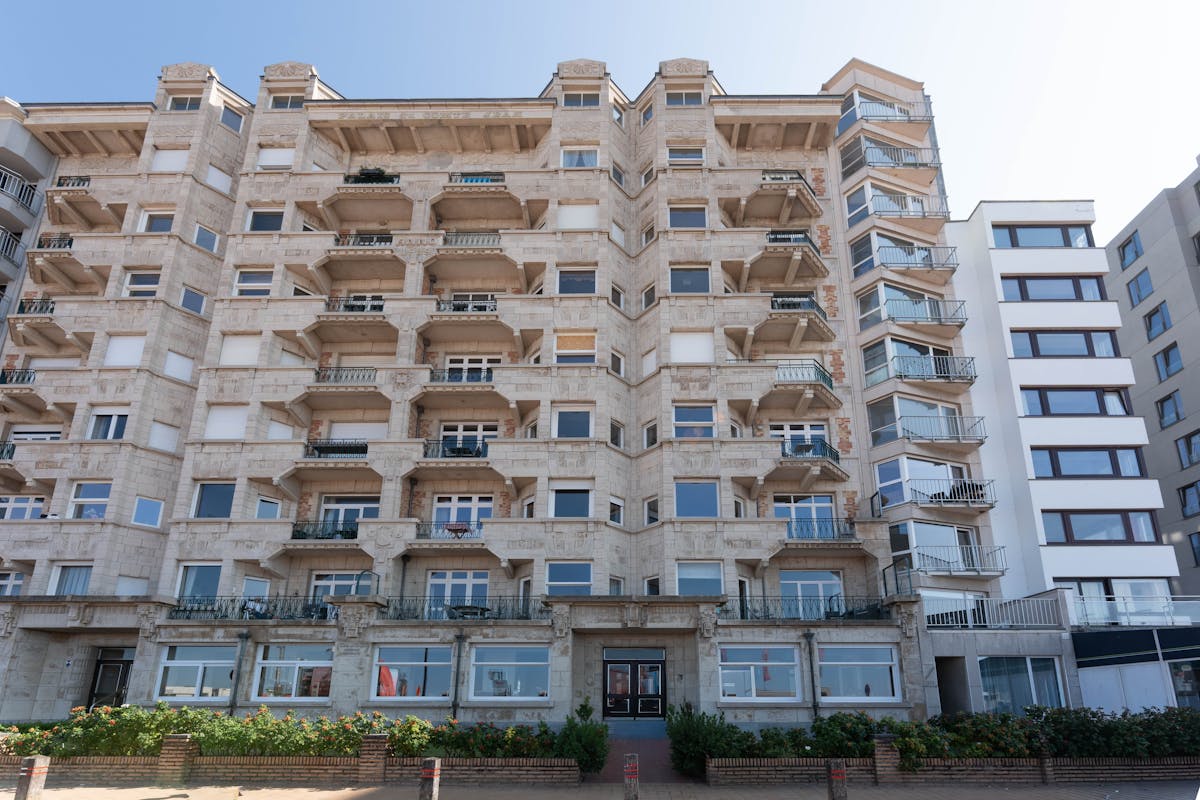 Unique, historic and spacious apartment for sale on the seafront - photo 1