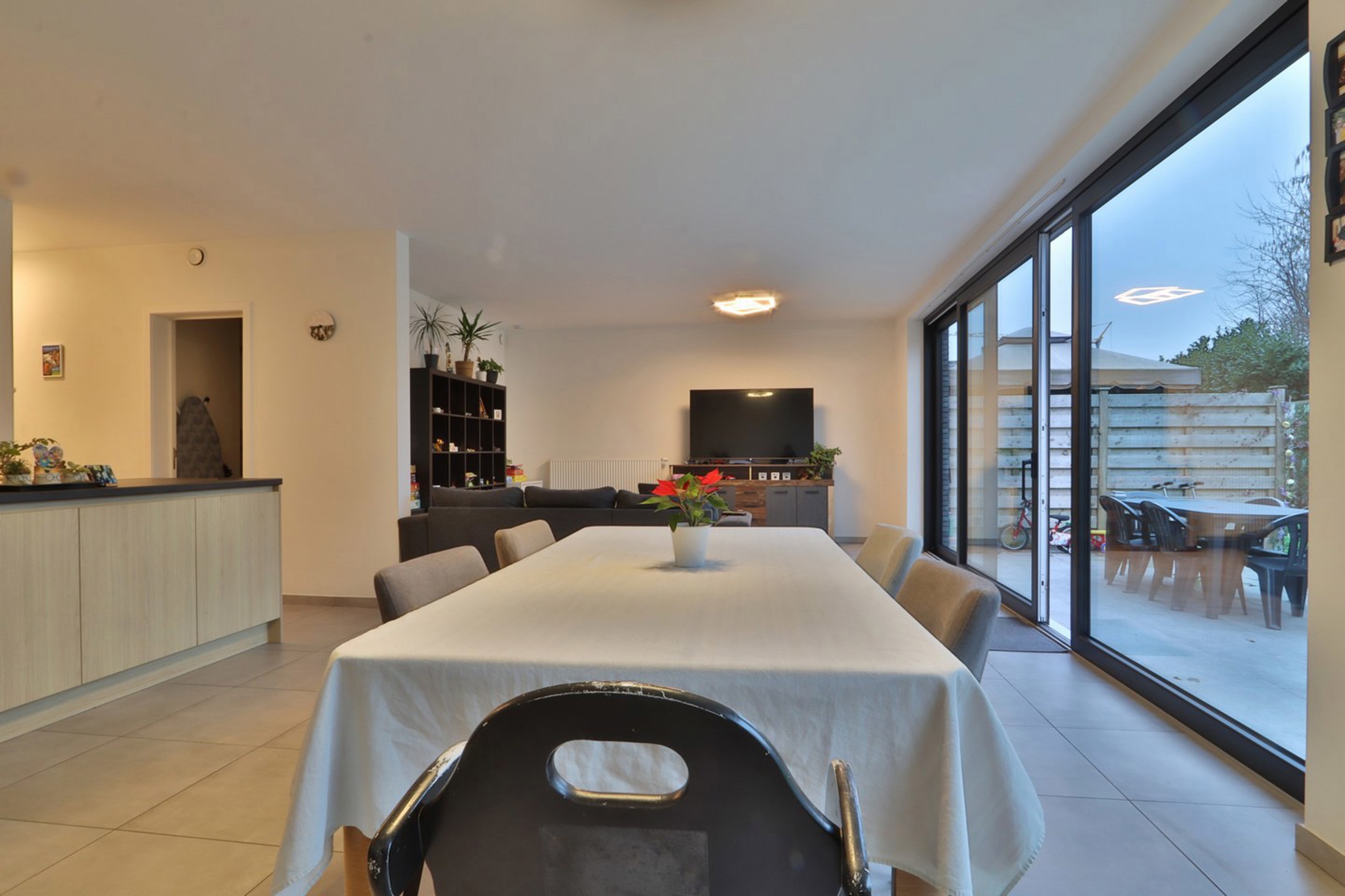 Instapklaar gelijkvloers-appartement in centrum Beveren! - foto 3