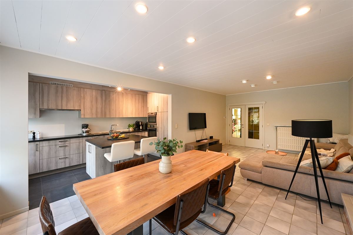 Opbrengsteigendom met twee vergunde appartementen  - foto 3