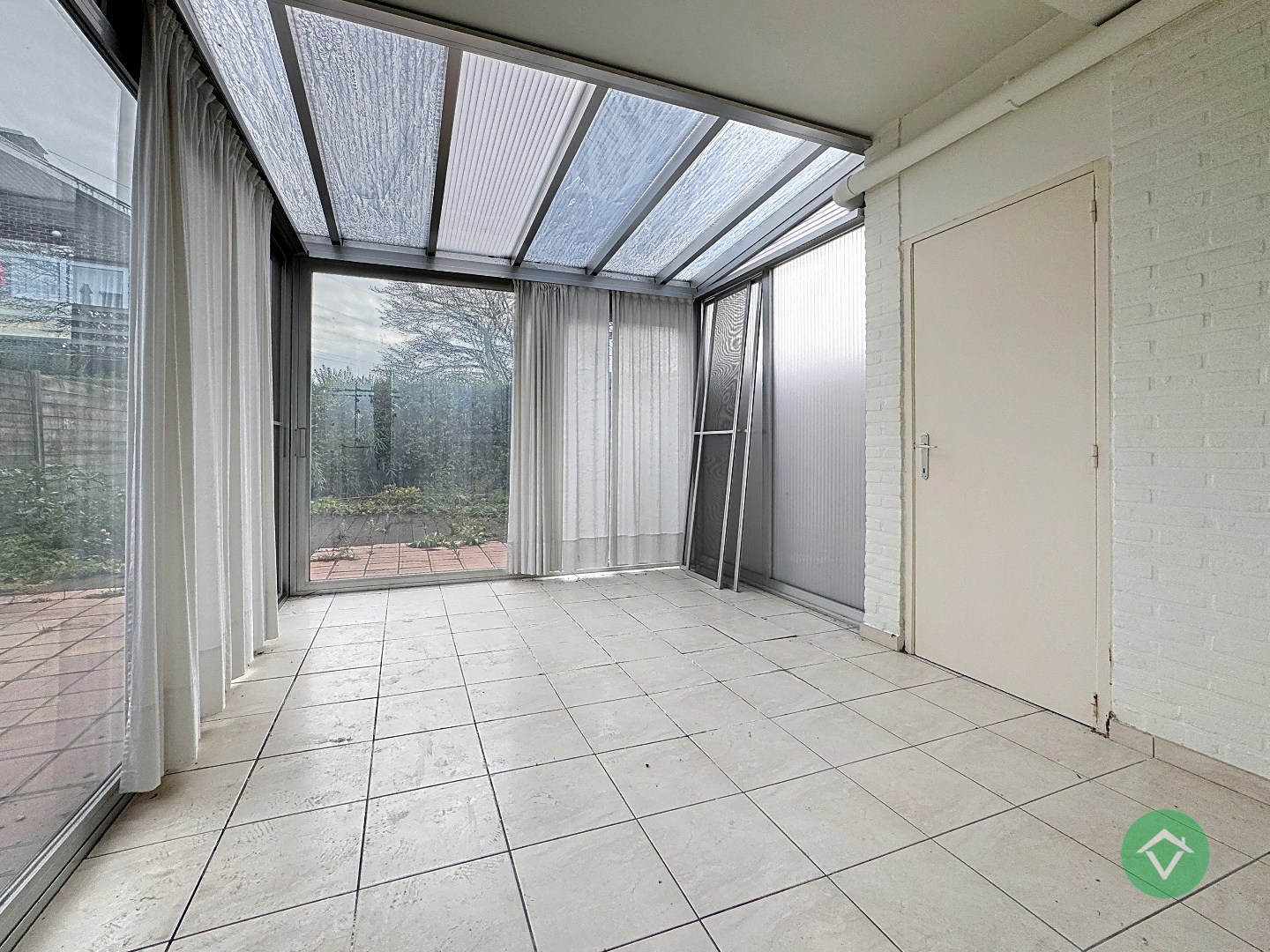 Gelijkvloers appartement met autostandplaats en garage te Roeselare - foto 5