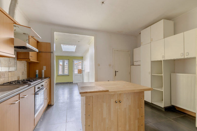 Te renoveren ruime woning met 4 slaapk nabij centrum Lier - foto 4