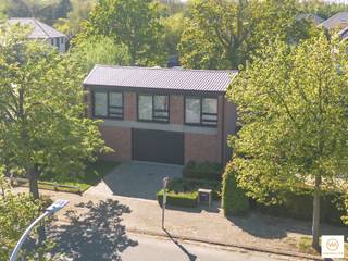 Laat u verrassen door deze zeldzame VINTAGE woning op een toplocatie in de Elsdonk. Geniet van een tot in de puntjes verzorgde, onderhouden woning...