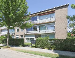 Ontdek dit "semi-casco" appartement gelegen in Edegem dat je volledig naar smaak verder kunt afwerken! Het appartement werd deels al...