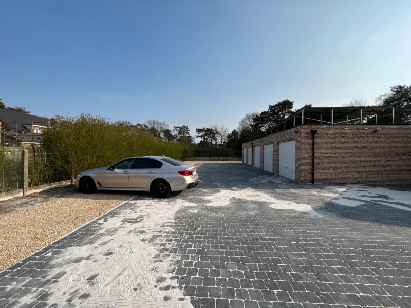 1 SLAAPKAMER APPARTEMENT MET TERRAS, GARAGE EN AUTOSTPL - foto 5