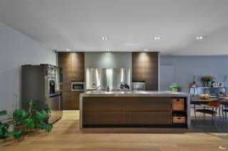 Luxueux appartement au rez-de-chaussée avec jardin à Kontich !Cet appartement de qualité est situé au centre, à la frontière de Wilrijk et...