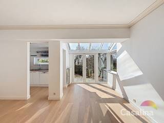 CASALINA Real Estate biedt exclusief te huur aan: Gezellig en ruim huis met drie slaapkamers en een mooie tuin. Ontdek deze prachtige duplex...