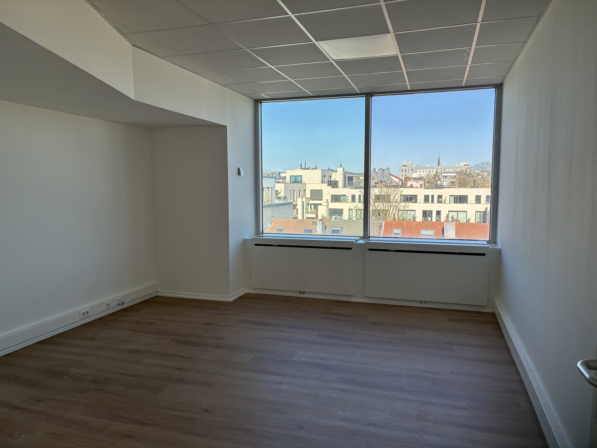 Commercial à louer à Ixelles - photo 5