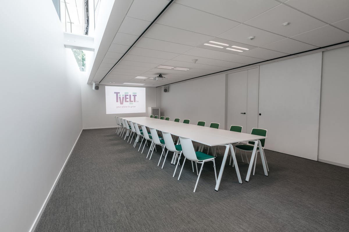 kantoorruimtes te huur in Veldegem – nieuw en instapklaar - foto 4