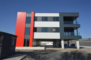 Instapklare nieuwbouwkantoren te huur met verschillende oppervlaktes, gelegen te Liederkerke op een makkelijk bereikbare locatie met...