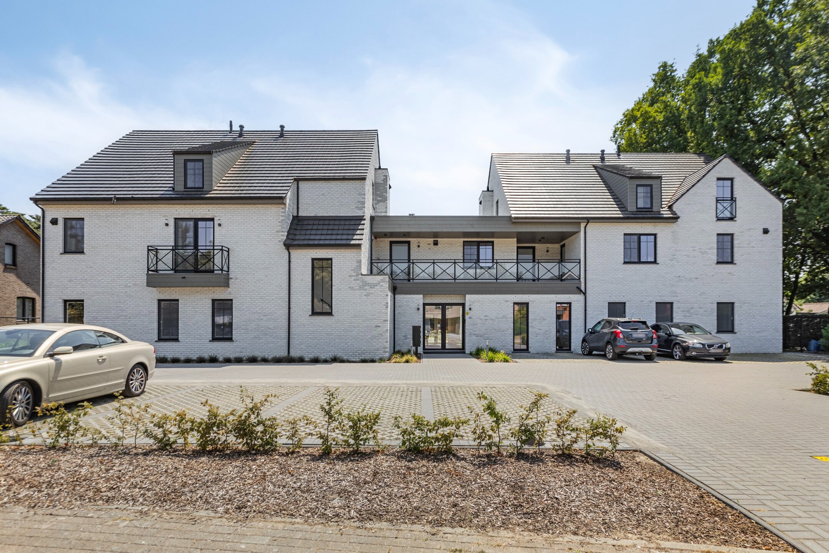 Apartment for sale in Zutendaal with 3 bedrooms - photo 2