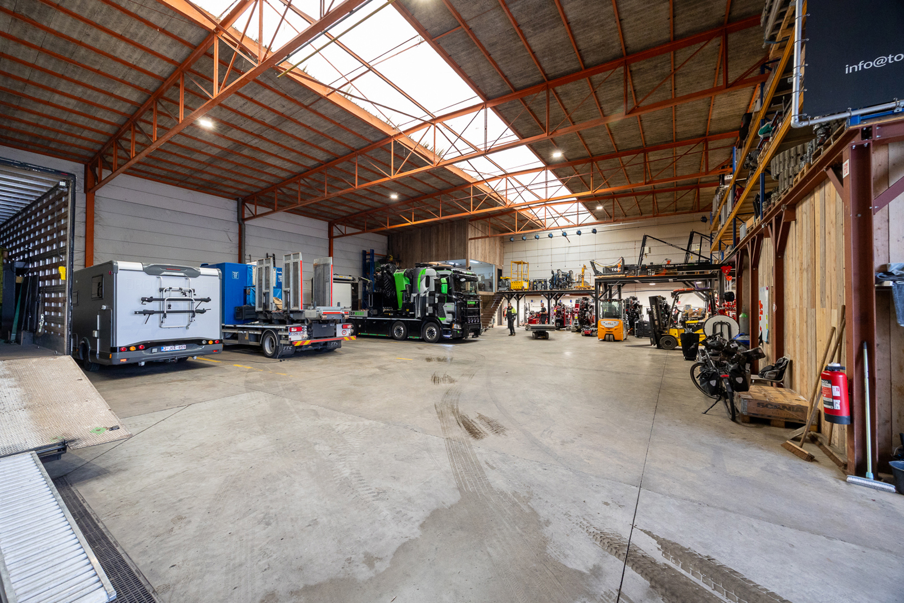MAGAZIJN VAN 1033 m2 OP TOP LIGGING - foto 5