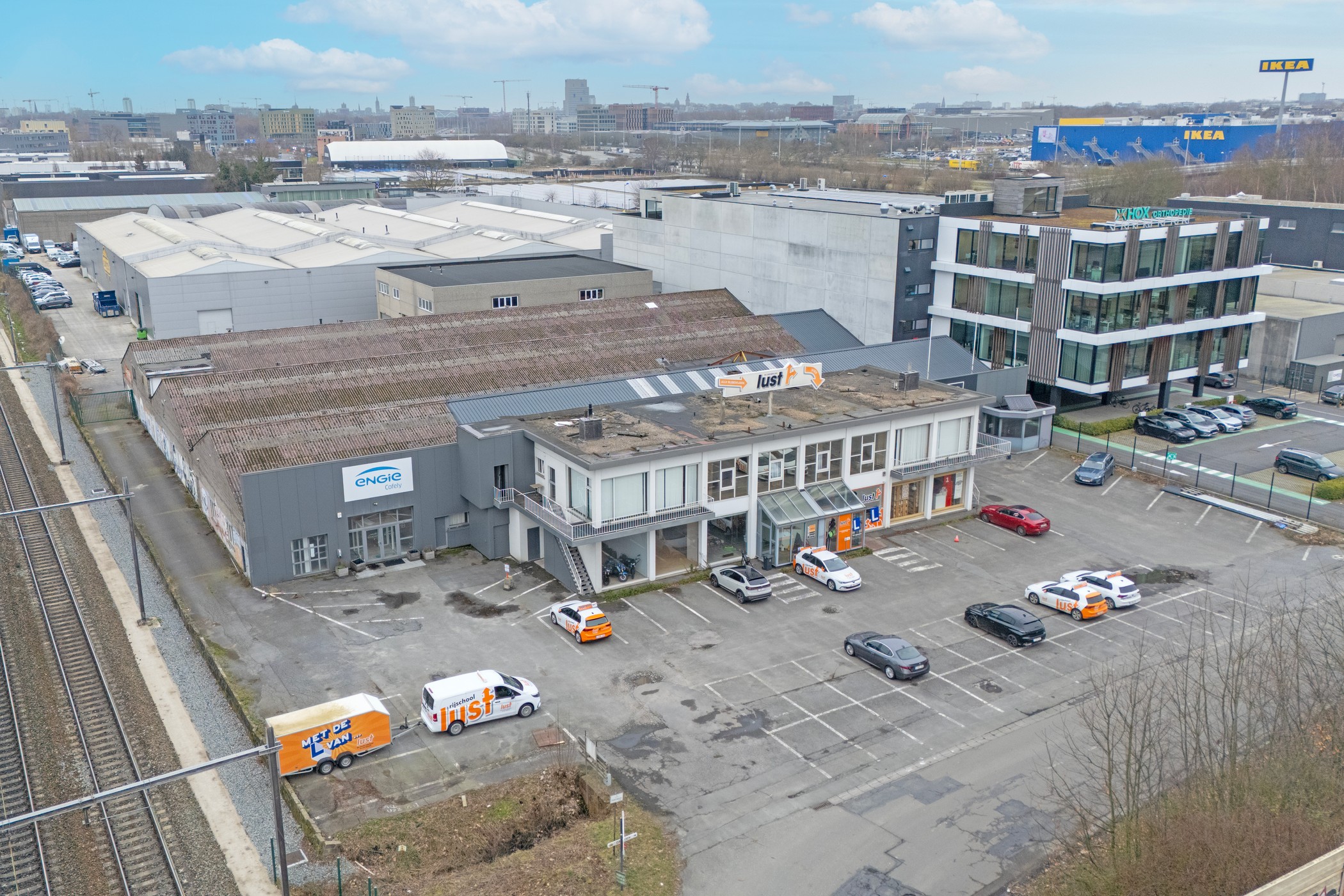 Topgelegen bedrijfsperceel +/- 6.033m² langs de E40 te Gent - foto 5
