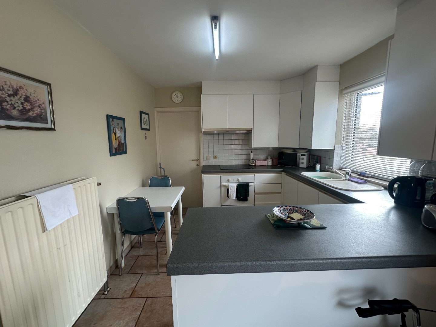 Uitstekend gelegen, ruim appartement met groot terras pal in het centrum van Langemark - foto 4