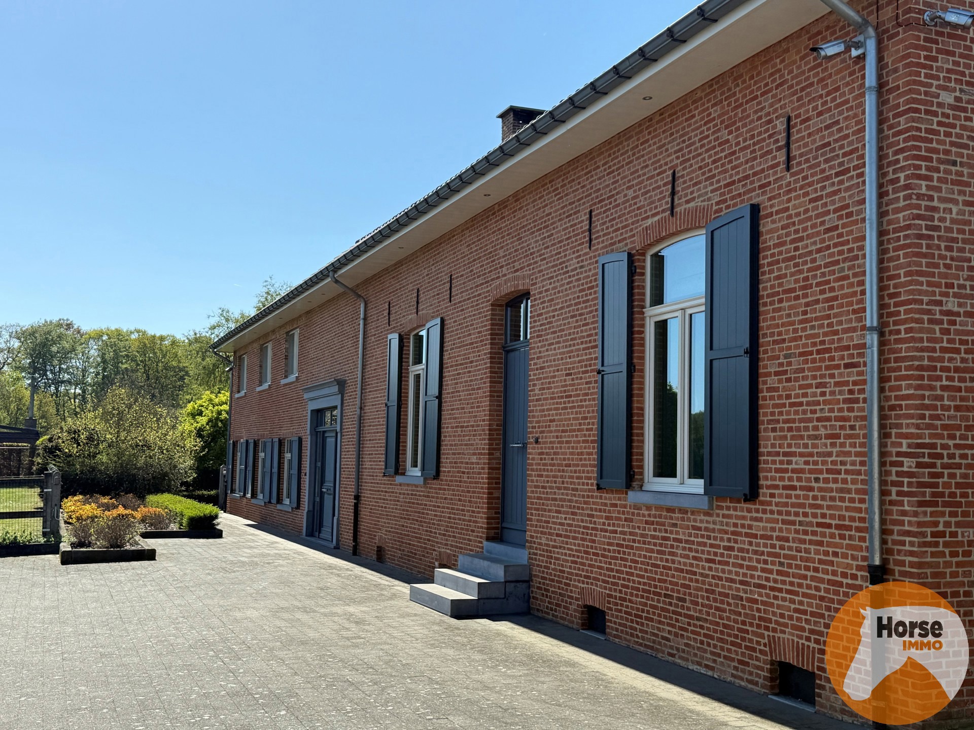 HEUSDEN-ZOLDER - Hoeve met paardenaccommodatie - foto 4