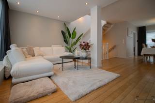 Gerenoveerde bel-étage met 3 slaapkamers op 165 m². Deze charmante en goed onderhouden woning met tuin, overdekt terras en inpandige garage is...