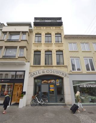 Mooie handelseigendom te huur, gelegen op een toplocatie te Oostende op de Adolf Buylstraat. 14Het pand heeft een oppervlakte van ca. 120 m² + 3...