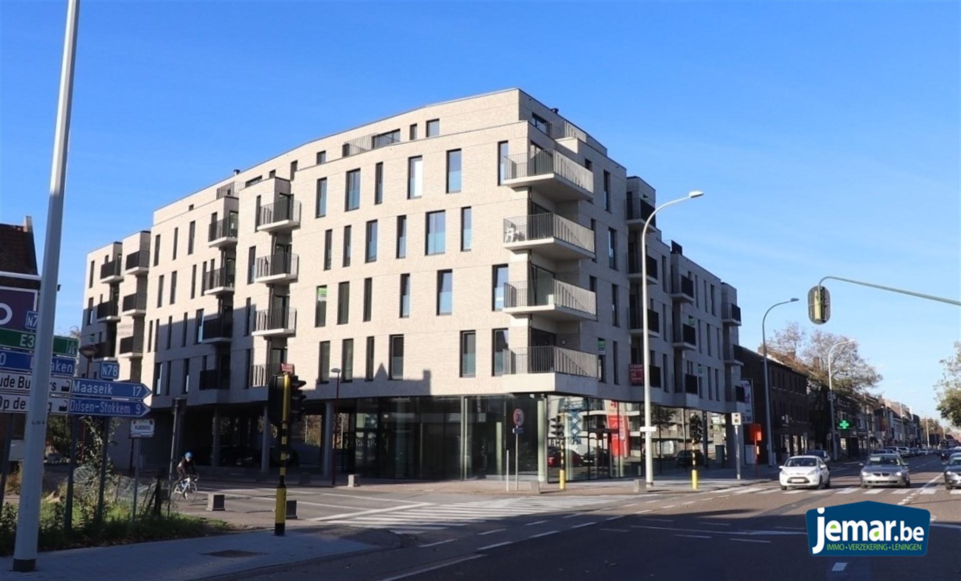 Verhuurd appartement met 1 slaapkamer en ondergrondse autostaanplaats op centrale locatie in Maasmechelen! - foto 1