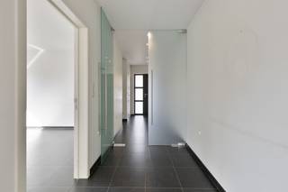 Instapklare, vrijstaande woning op 5a14ca. Voorzien van 4 slaapkamers en een inpandige garage op een rustige locatie in Kinrooi.  ALGEMEEN· Open...