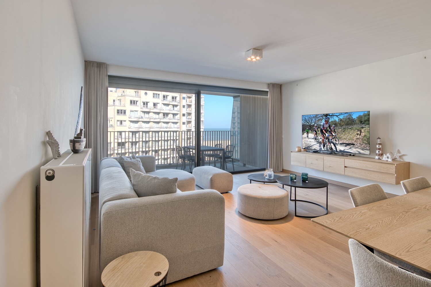 Prachtig 3-slaapkamer appartement met frontaal zeezicht in Mariakerke - foto 1