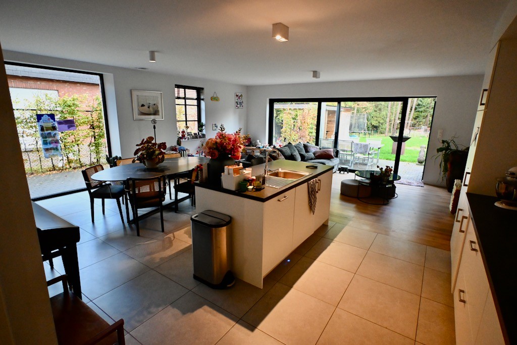 Recente energiezuinige woning met grote tuin ! - foto 4