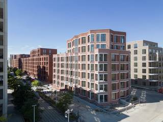 Bent u op zoek naar een exclusief, instapklaar appartement in de meest gewilde buurt van Brussel? Dit recent opgeleverde nieuwbouwappartement (107 m²) in Residentie Scarlet biedt u de luxe van een eerste bewoning binnen het prestigieuze project Park Lane.Hoogwaardig Wonen in Residentie ScarletDit ruime appartement op de 1e verdieping is ontworpen met oog voor detail en comfort:Oppervlakte: 107 m² slim ingedeelde leefruimte.Buitenruimte: Geniet van een ruim terras van 8m² voor optimale lichtinval en buitenbeleving.Slaapcomfort: 2 ruime slaapkamers en 2 moderne badkamers, ideaal voor gasten of een gezin.Nieuwbouw: Eerste bewoning met uitstekende energetische prestaties.Park Lane: Het kloppende hart van BrusselGelegen op de bruisende site van Tour &amp; Taxis, woont u hier in een autoluwe, groene oase. Met de Gare Maritime, hippe horeca en het uitgestrekte park om de hoek, biedt Park Lane een unieke urban lifestyle. De centrale ligging nabij het kanaal en het Noordstation garandeert een topbereikbaarheid.Specificaties:Project: Park Lane – Residentie ScarletVerdieping: 1Kamers: 2 slaapkamers, 2 badkamersExtra: terras van 10m²Word de eerste bewoner van dit unieke object! Neem contact op voor een bezichtiging en ontdek de kwaliteit van Residentie Scarlet.