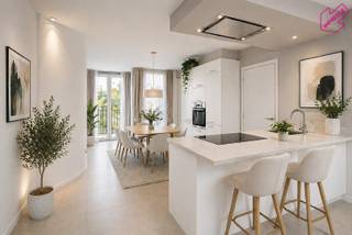 Ontdek deze stijlvolle studio in perfecte staat, gelegen in een recente residentie. Dankzij de kwalitatieve afwerking en slimme indeling is...