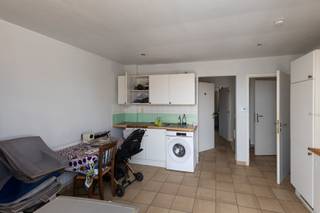 Dit appartement bevindt zich op de eerste verdieping van een rustige residentie, centraal gelegen in Aalst, op wandelafstand van openbaar...
