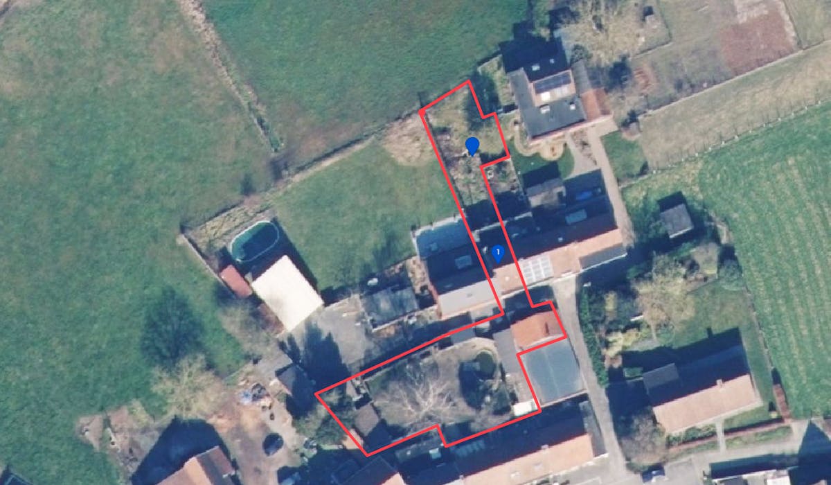 Te renoveren woning met grote tuin en bijgebouw te Heule - foto 1