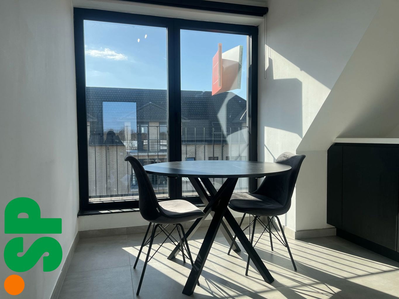 Dakappartement met één slaapkamer, terras en carport - foto 4