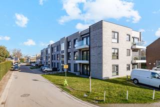 RUSTIG GELEGEN, RECENT ASSISTENTIEAPPARTEMENT MET 2 SLPKSNabij de markt van Assenede, in het Meetjesland, is dit...