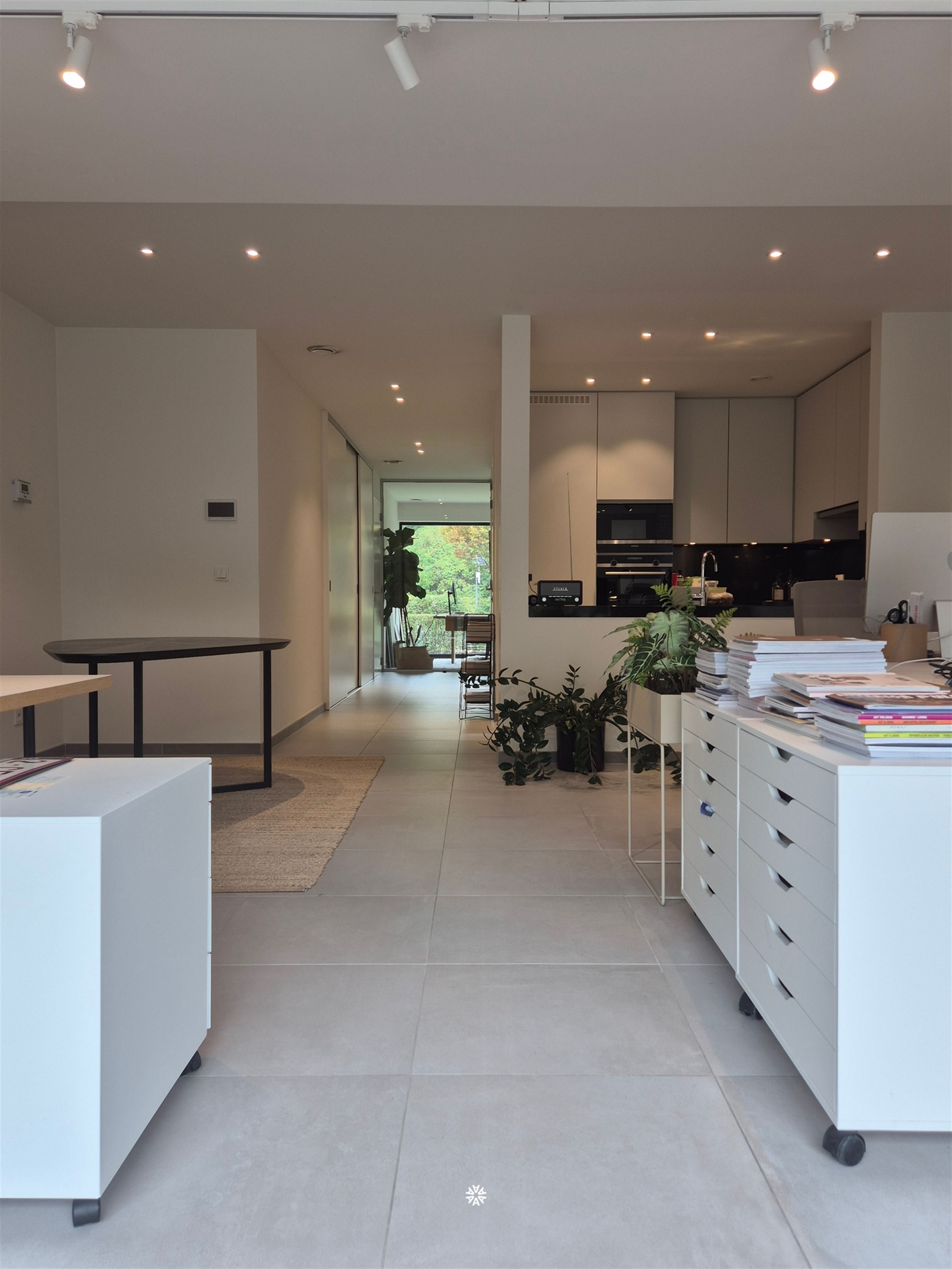 Gelijkvloerse kantoor/praktijkruimte op toplocatie - foto 4