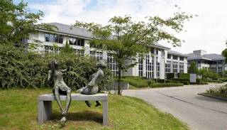 Ruime instapklare kantoorruimtes gelegen in het kantorencomplex 'Park Rozendal' te Hoeilaart. Deze ruimtes zijn voorzien van alle...