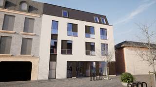 Bent u op zoek naar exclusief wonen met alle comfort? Dit prachtige dakappartement in Residentie Carolus combineert een doordachte indeling, hoogwaardige afwerking en een uitstekende ligging in het centrum van Oud-Turnhout. Met een opp van 105,6 m² en een zuidterras van 16 m² geniet u van een lichtrijke leefomgeving en een aangename buitenruimte.<br />Verkoop onder registratierechten. Betaling bij oplevering.<br /><br />Het appartement beschikt over een ruime leefruimte met open keuken, 2 volwaardige slaapkamers, een stijlvolle badkamer met bad en douche, een apart gastentoilet en een praktische berging. Grote raampartijen zorgen voor een optimale lichtinval en een mooi contact met het terras.<br /><br />Ook op technisch vlak is dit appartement volledig uitgerust met een luxueuze AEG-keuken, parketvloeren, vloerverwarming via een individuele lucht-waterwarmtepomp, ventilatiesysteem D, 5 zonnepanelen, aluminium buitenschrijnwerk, videofoon, lift, screens en rolluiken. Dankzij het E-peil lager dan E20 woont u bijzonder energiezuinig en geniet u van een uitstekend wooncomfort.<br /><br />Privatieve parkeerplaats en/of garagebox verplicht bij aan te kopen.<br /><br />Een uniek dakappartement voor wie op zoek is naar een stijlvolle, energiezuinige woning met alle voorzieningen binnen handbereik.