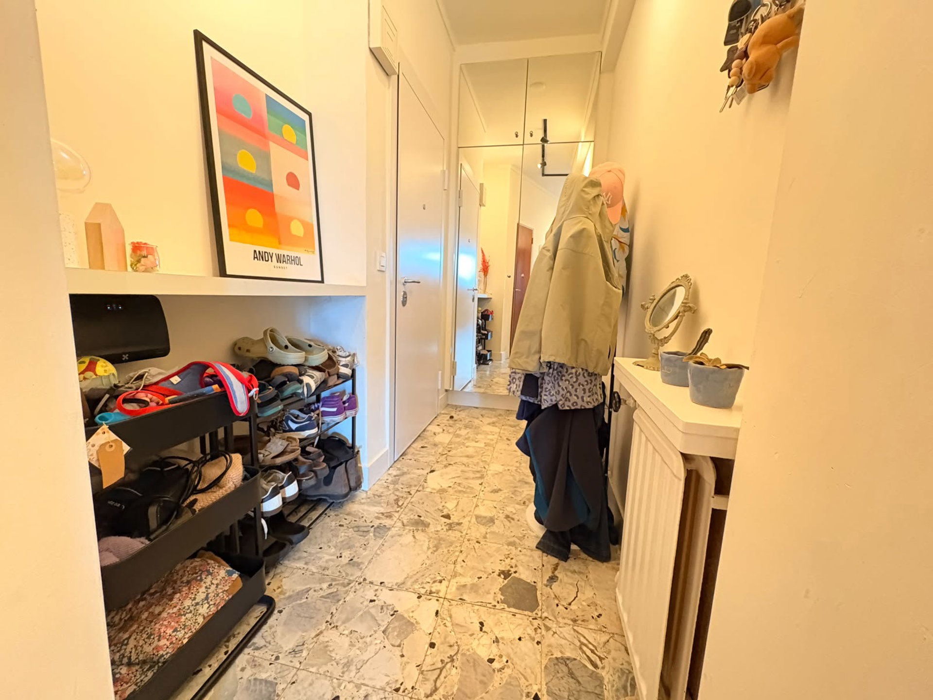 Gerenoveerd appartement met drie slaapkamers tegenover park. - foto 5