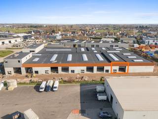 KMO-park Zilleghem bestaat uit 18 KMO-units en 2 kantoren, waarvan op heden nog maar enkele units te koop zijn!Gelegen op het bedrijventerrein 'De...