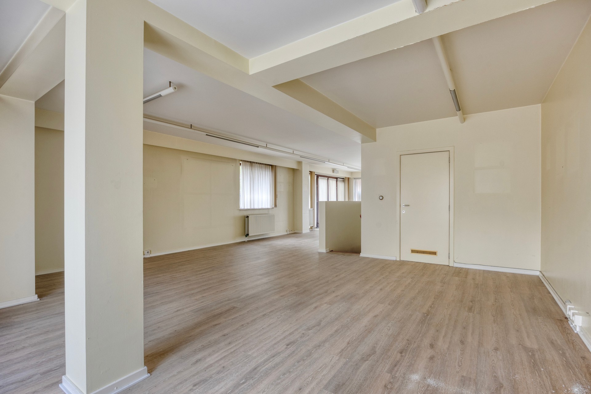 Kantoorruimte van privatieve kelder - 100 m² - foto 3