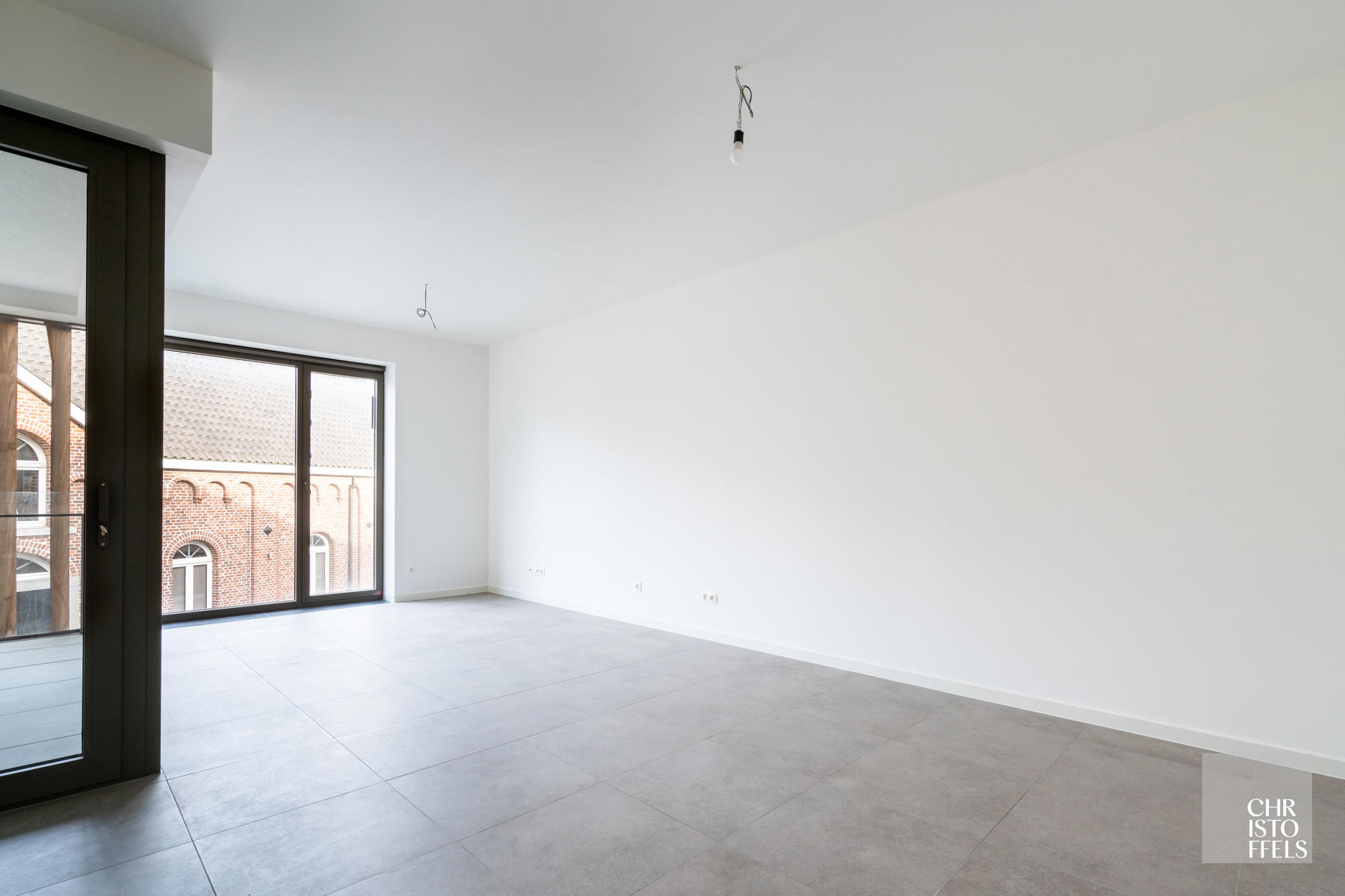 TE HUUR ONDER BTW - Modern lichtrijk appartement met 2 slaapkamers in hartje Lanaken!  - foto 4