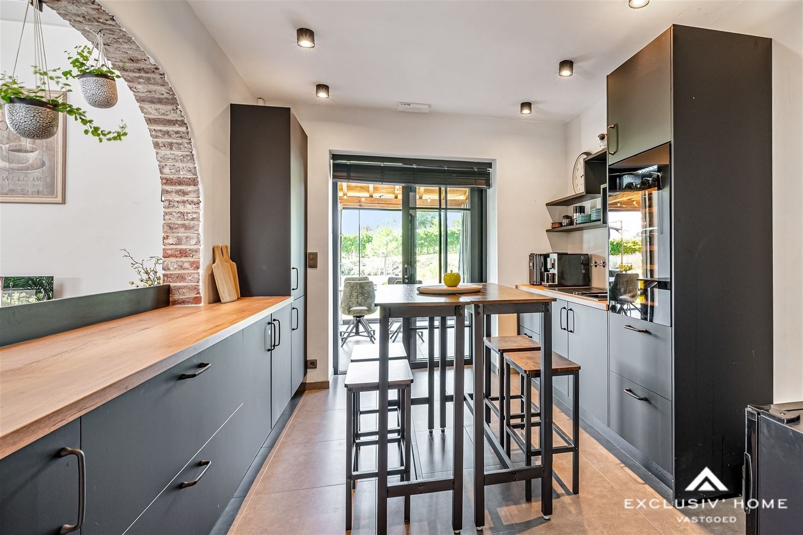 Exclusive Estate with Country Villa & Vineyard - photo 3