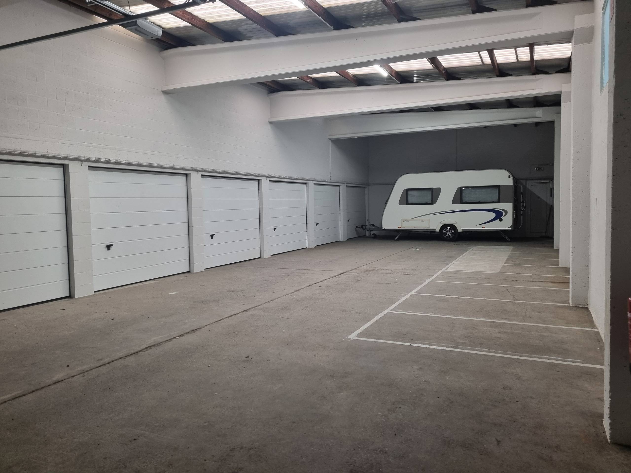 Overdekte staanplaatsen te huur in Zedelgem - foto 2