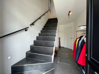 Deze rustig gelegen energiezuinige nieuwbouw voorziet in alle luxe en comfort en beschikt over o.a. zeer ruime en lichtrijke leefruimte met...