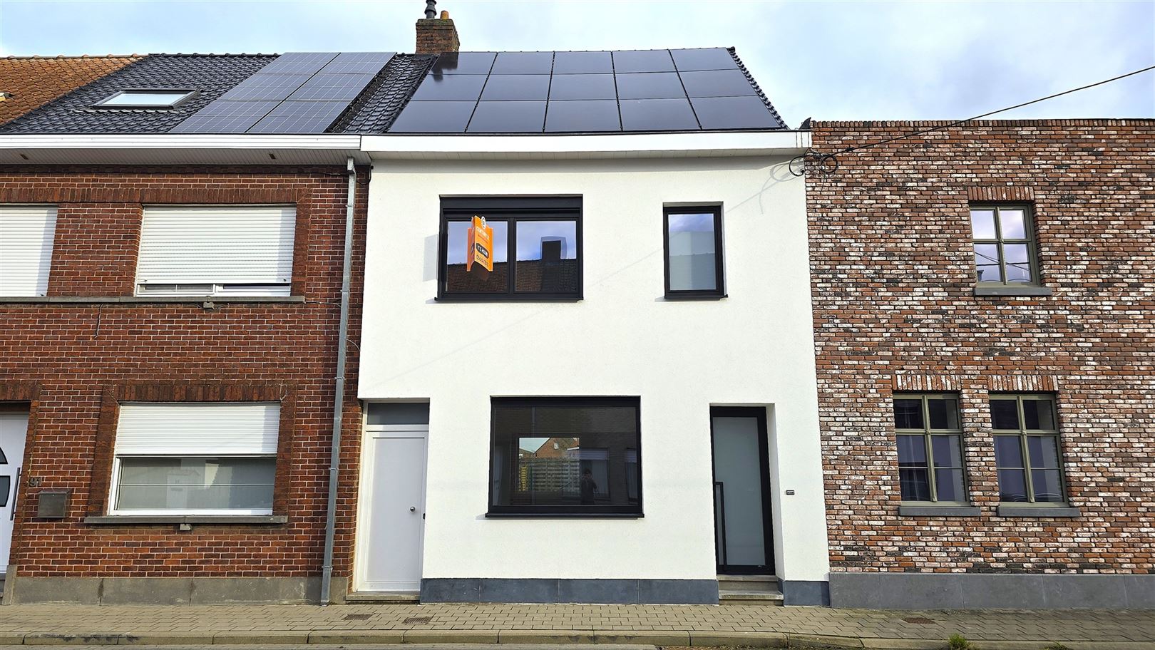 Compleet nieuwe, energiezuinige woning met tuin en doorgang - foto 1