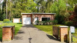 RIJMENAM vlakbij grens Keerbergen.Zeer rustig en residentieel gelegen landhuis met tuin op een mooi perceel van 10 are 81 ca, nabij de grens met...